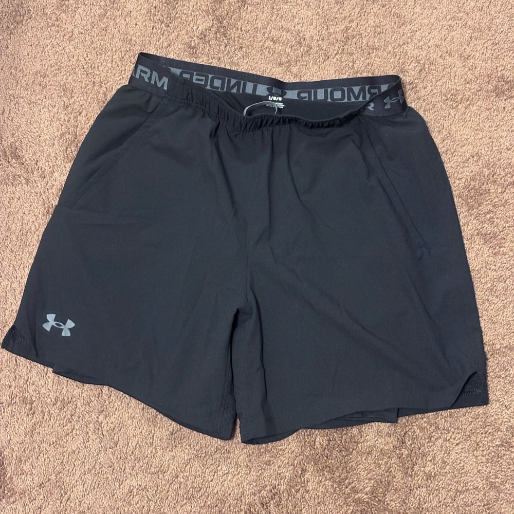 Men’s UA Gym Shorts Sz Large